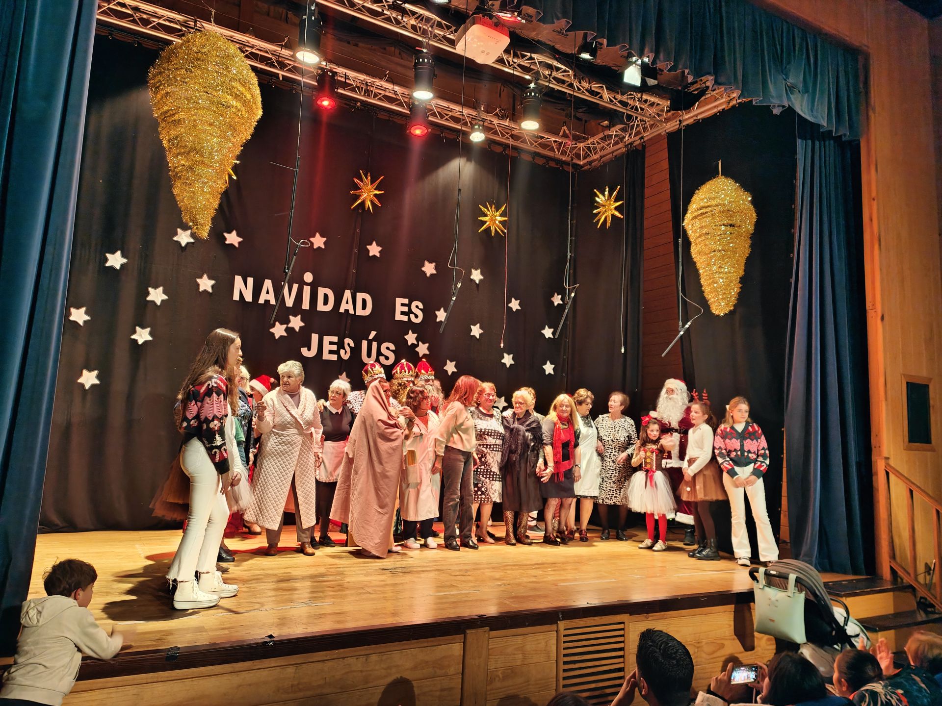 Representación teatral navideña