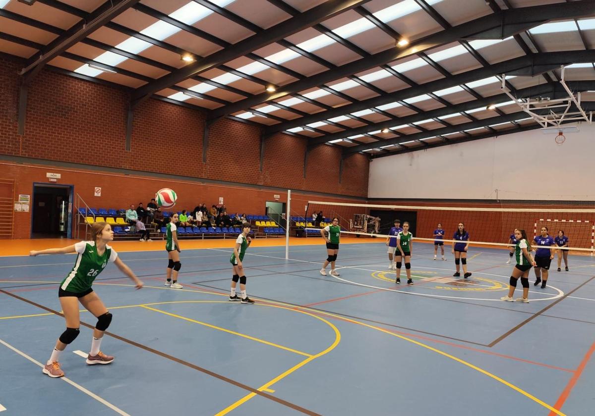 Los tres equipos de voleibol comienzan la segunda fase ganando