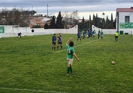 Jugada que acabó en gol local que fue anulado por el colegiado
