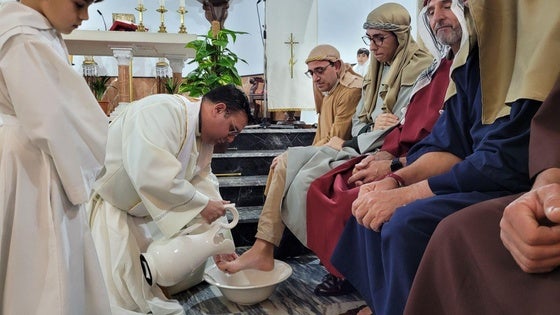 La parroquia acoge la misa de la Cena del Señor