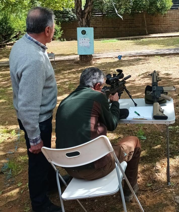 Imagen secundaria 2 - En la muestra de tiro con carabina
