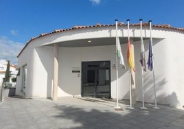 Banderas a media asta en el Centro del Conocimiento