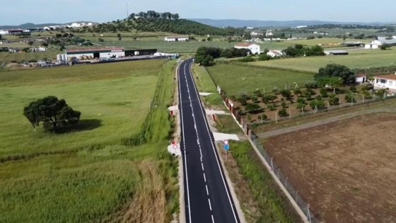 Concluyen los trabajos en la mejora y acondicionamiento de carretera de La Albuera