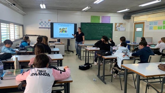 Los escolares del instituto reciben una charla sobre educación sexual responsable