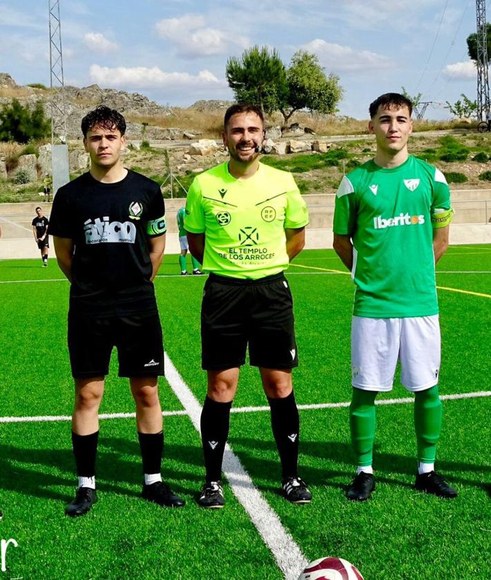 Imagen secundaria 2 - Algunas fotos del partido