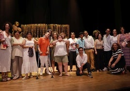 Los chicos de Adisval, junto a sus monitoras y padres