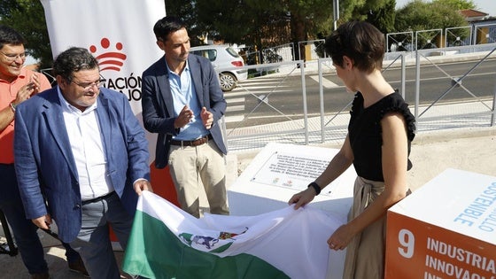 Inauguración de la Carretera BA-006