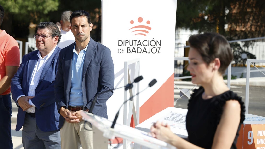 Inauguración de la Carretera BA-006