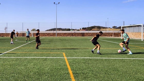Rayo de Olivenza sigue en lo más alto de la tabla en el torneo de fútbol 7
