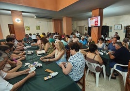 Los mayores disfrutan de su tradicional cena de convivencia