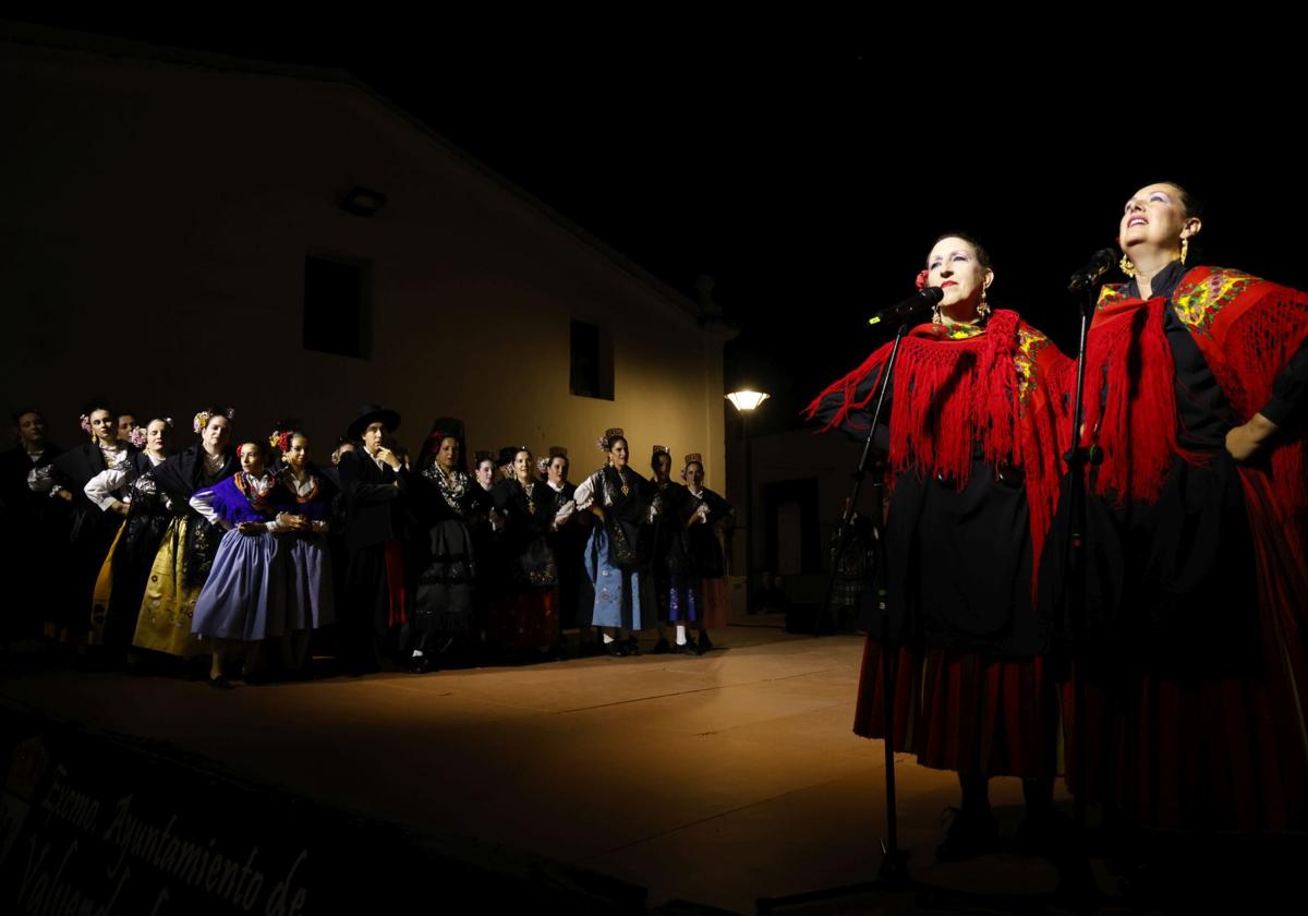 Actuación de Los Coros y Danzas de Valverde en la edición del 2024
