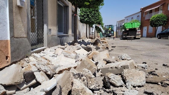 En marcha las obras para convertir en plataforma única la calle Isidra Asensio Jaramago