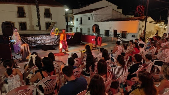 Magia y malabares como broche final a la Fuga de la Diabla