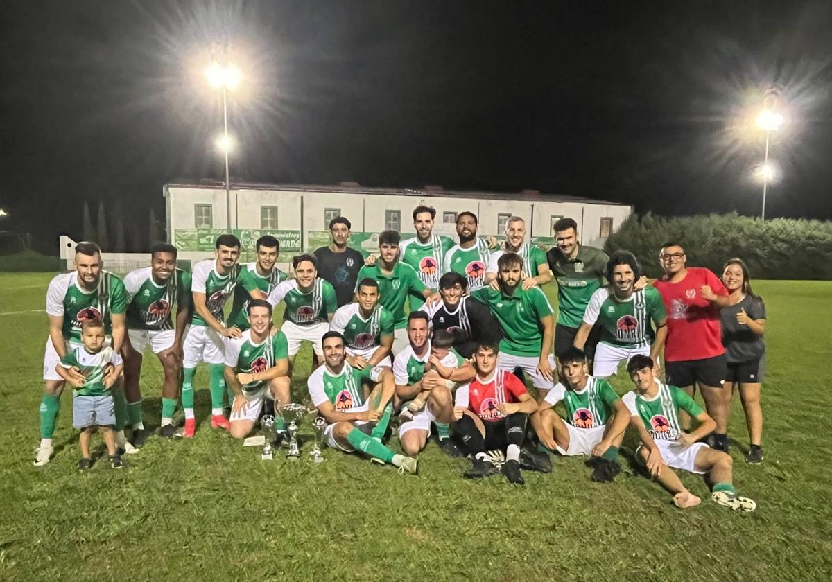 Los campeones celebran el triunfo