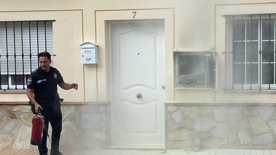 Un cuadro eléctrico arde en una vivienda de la calle Nogal