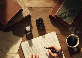 Valverde prepara un libro con poesías y relatos cortos