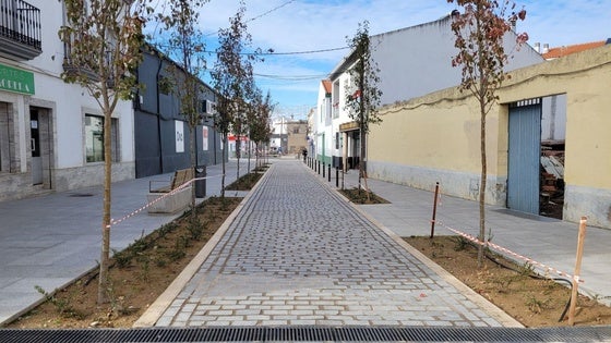 Abre al tráfico otro tramo en la calle Bonal
