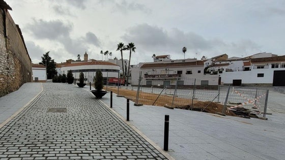 Abre al tráfico el vial de la plaza de Las Piletas