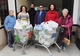 Entraga de parte de los alimentos recaudados