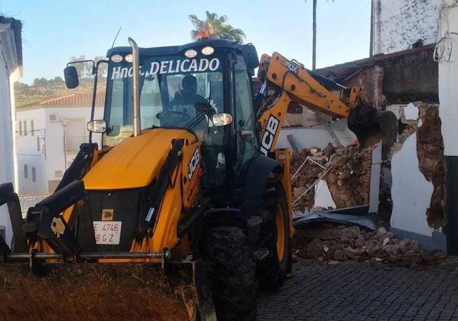 Derribo de la casa colindante