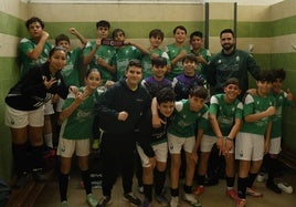 Los infantiles celebran su triunfo