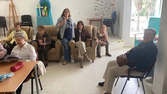 La Escuela Municipal de Teatro visita el Centro Residencial Mixto