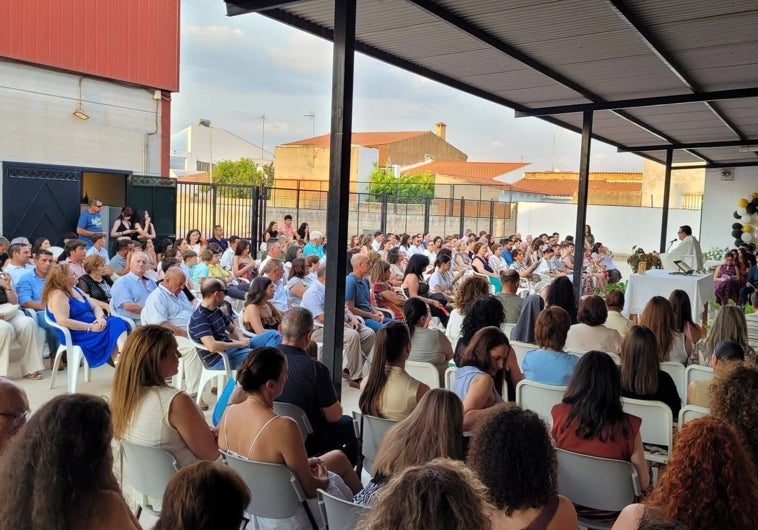 Imagen principal - Imágenes del acto