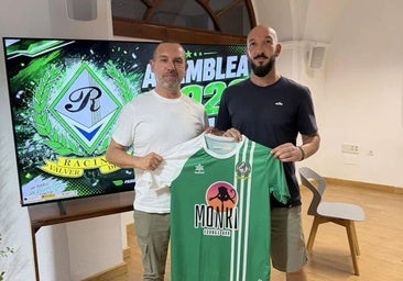 El presidente, Antonio Bravo, en la presentación del nuevo entrenador, Aitor Bravo