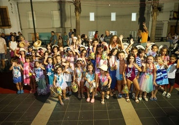 Todos los participantes en el desfile