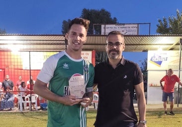 Jona recoge el trofeo de subcampeón