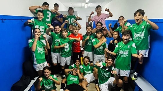 Los infantiles celebran su triunfo
