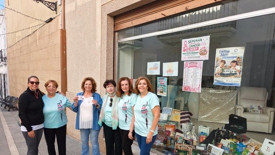 Entrega de la cesta solidaria