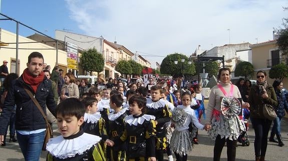 Pasacalles del Carnaval del Colegio Cristo Crucificado