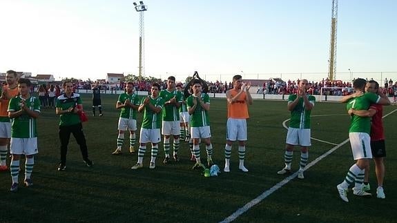 Los jugadores valverdeños agradecen el apoyo recibido por la afición