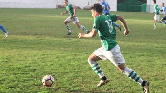 Alberto tuvo una de las claras ocasiones para los valverdeños