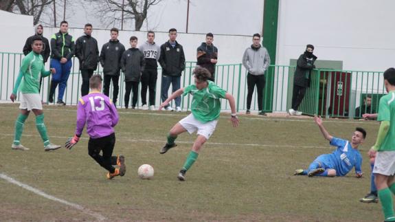 Primera derrota de la temporada para los juveniles