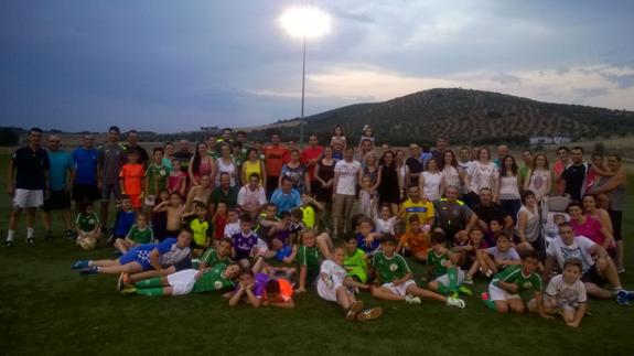 Participantes en la clausura de la temporada de la Asociación Deportiva 'El Cano'