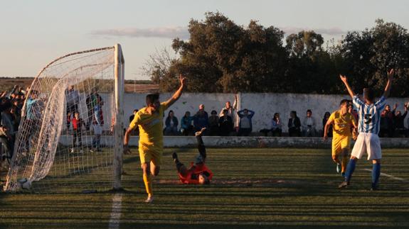 Jose Mari celebra el gol del triunfo valverdeño