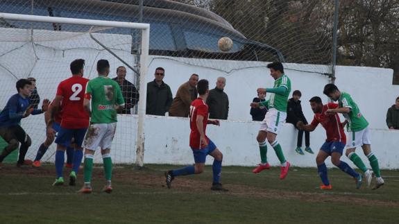 Cabezazo de José Mari al fondo de la red que dio la victoria a los valverdeños