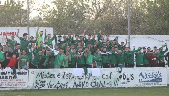 Aficionados valverdeños animando a su equipo