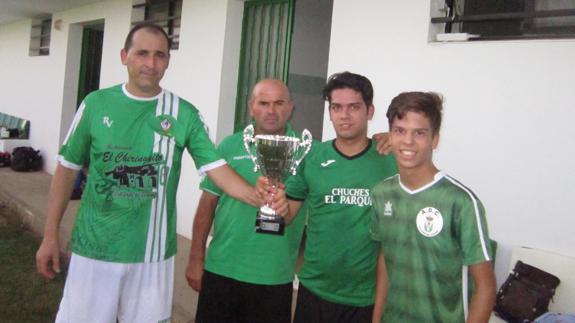 Entrega del trofeo a los hijos del 'Alemán', Sergio y Jesús