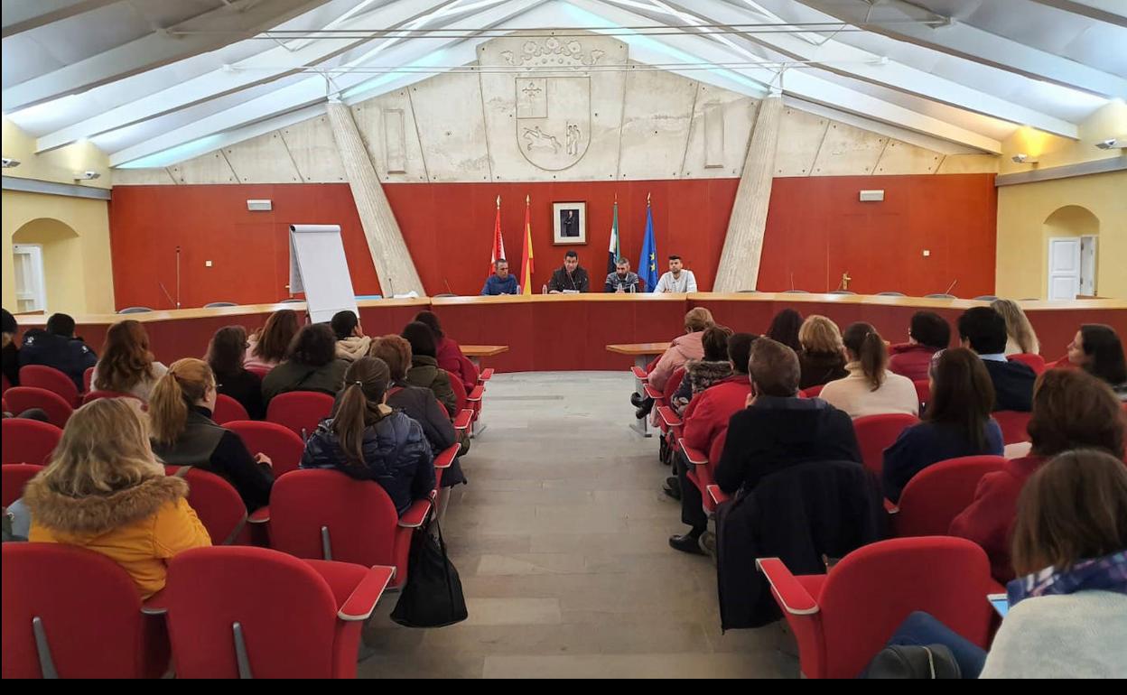 El ayuntamiento pone en marcha «Mesas Comunitarias» para crear nexos entre asociaciones