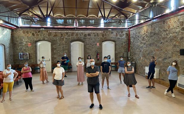 Los alumnos del Taller Ceres, en su primer de acercamiento a «Los Pelópidas»