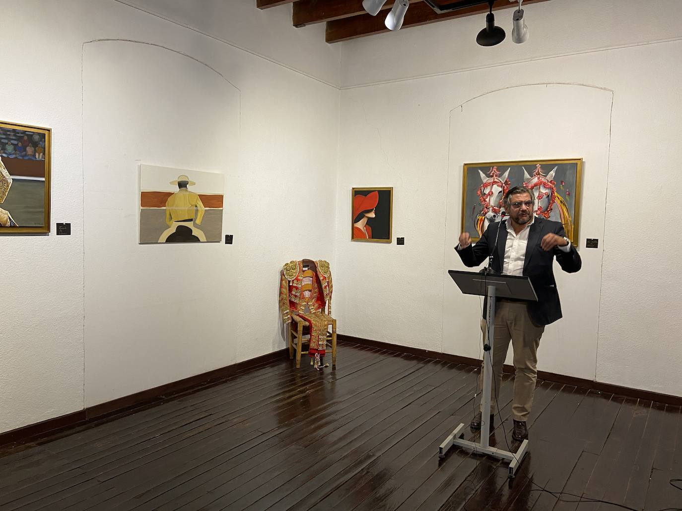 Fotos: Exposición taurina "Tarde de Gloria" de Toña Chachón