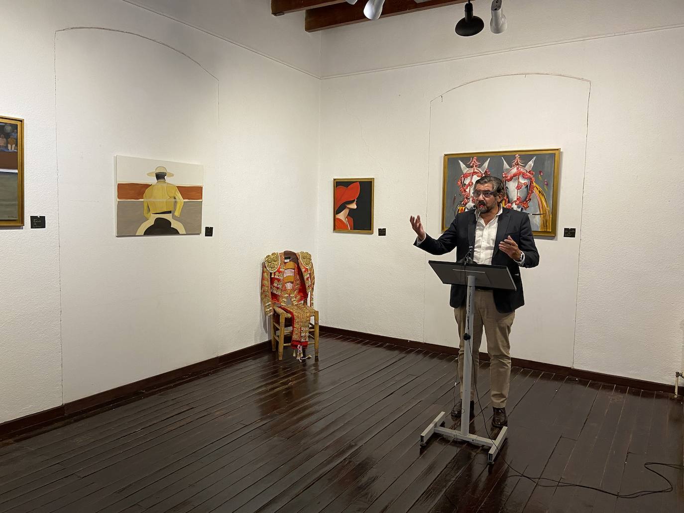 Fotos: Exposición taurina "Tarde de Gloria" de Toña Chachón