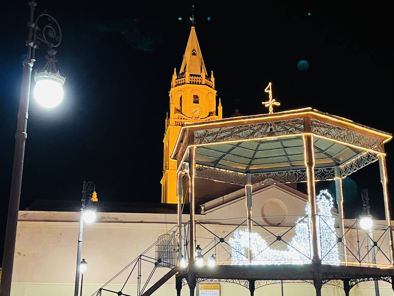 Fotos: La iluminación navideña inunda Villafranca