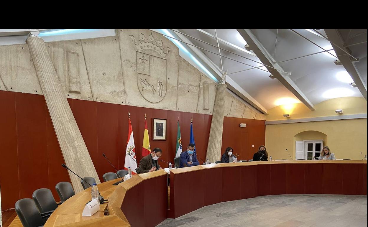 Aprobado en pleno la adquisición de la concursada Trovideo para aglutinar diferentes servicios públicos