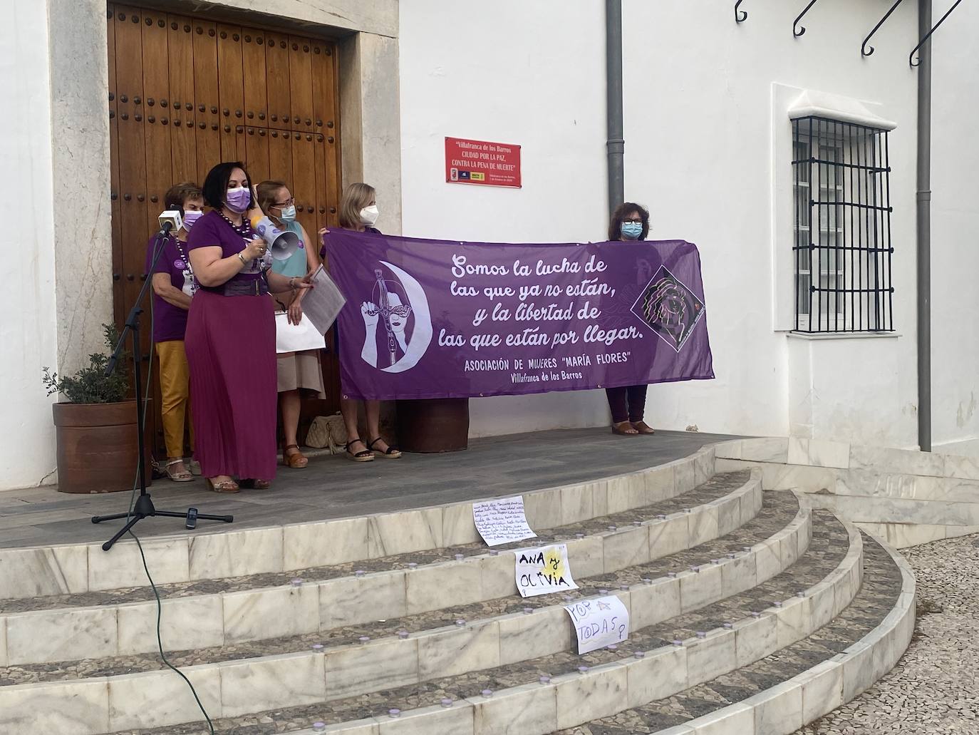 Fotos: Concentración por los asesinatos machista de las niñas de Tenerife
