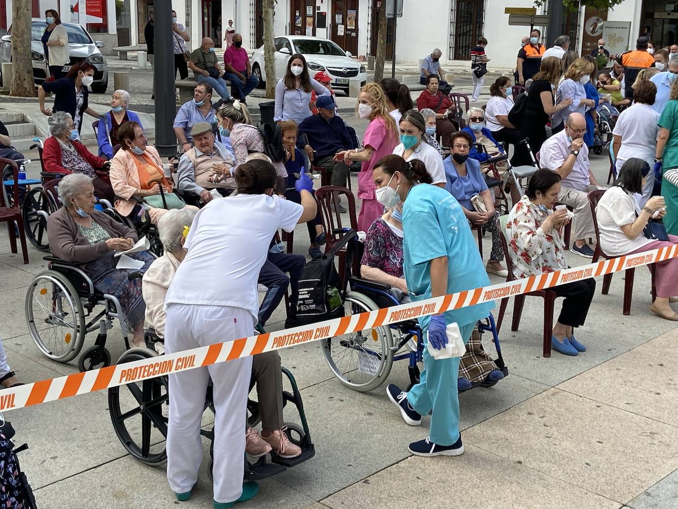 Fotos: Los mayores de Villafranca festejaron ayer su día