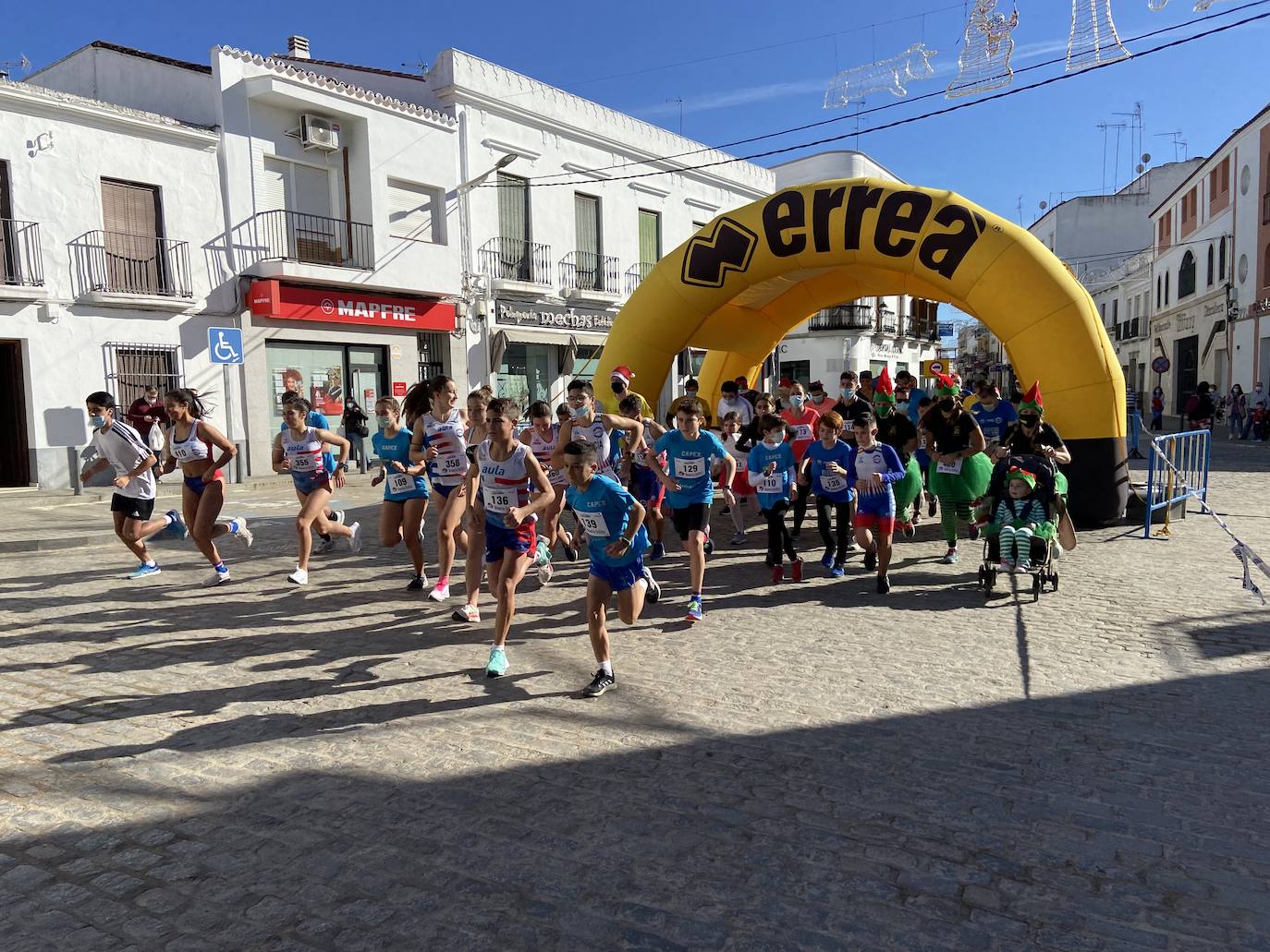 Fotos: Ambiente festivo en el regreso de la San Silvestre